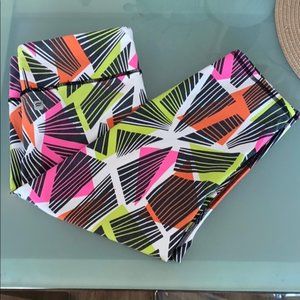 Fabletics fluorescent Capris - Size M